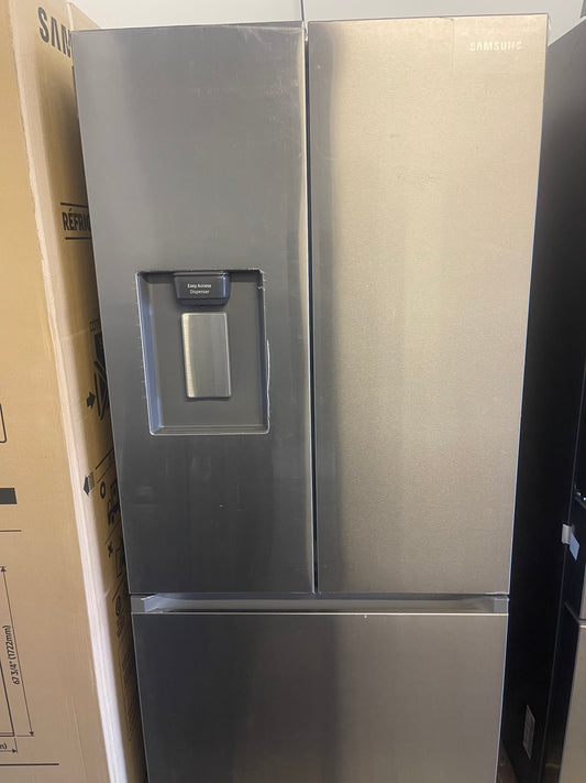 Samsung RF22A4221SR 3-Door 22cu ft 3-Door French Door Refrigerator with external water dispenser